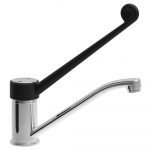 Stolová batéria s dlhou čiernou pákou a výtokom